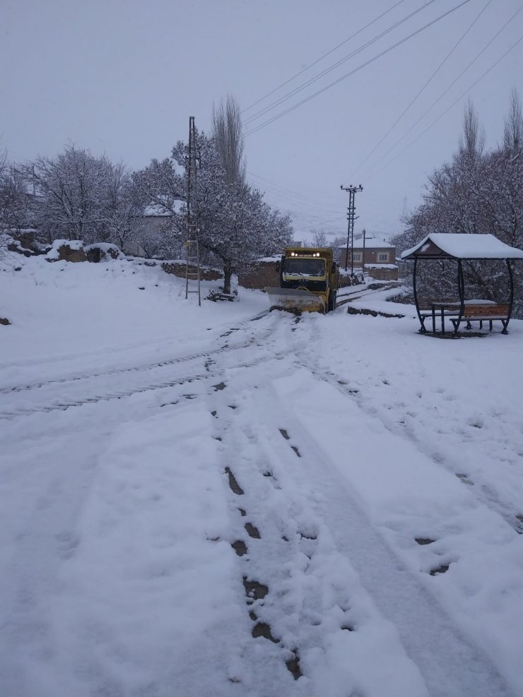 Büyükşehir, kapalı kırsal mahalle yolu bırakmadı