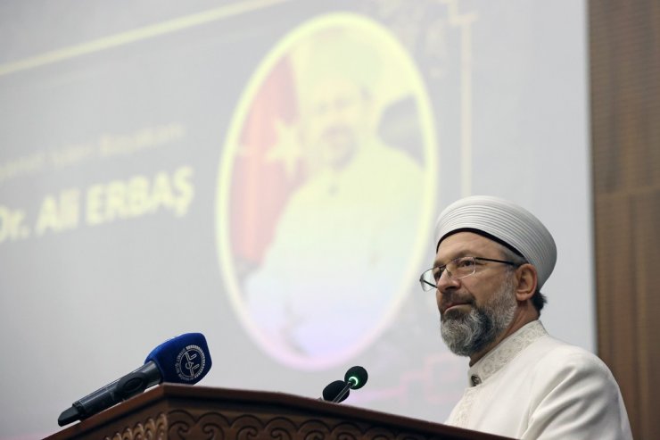 Diyanet İşleri Başkanı Erbaş, Diyarbakır’da STK temsilcileri ve kanaat önderleriyle bir araya geldi