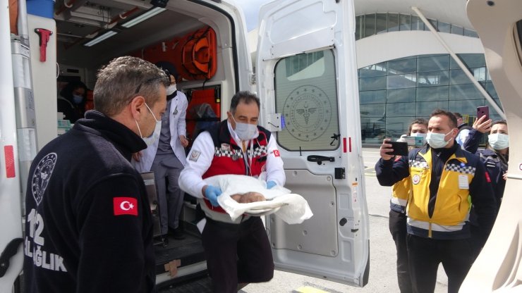 Ambulans uçak, kalp rahatsızlığı bulunan yeni doğan bebek için havalandı