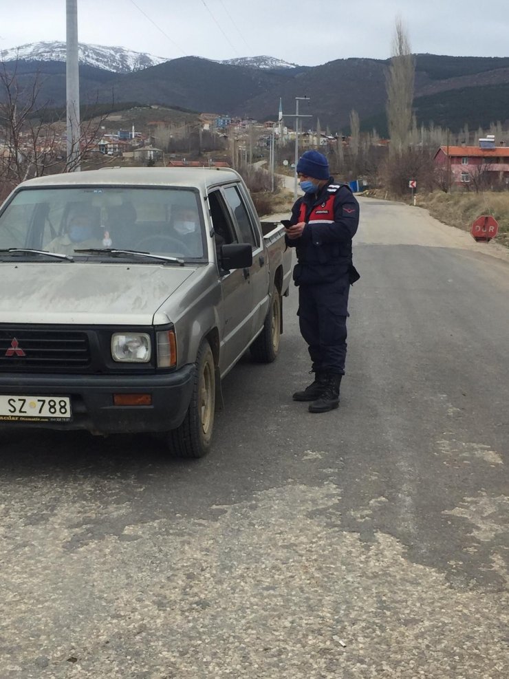 Vaka sayıları artınca mahallenin giriş ve çıkışlarına kontrol getirildi