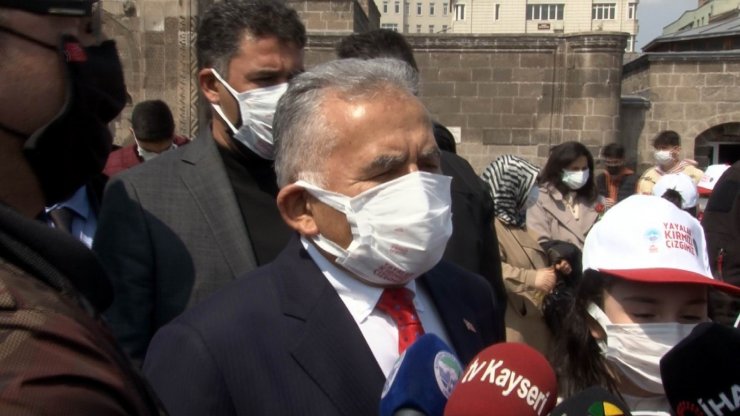 Şehmus Günaydın: “Aşılandık diye de temizlik, maske ve mesafe konusunda taviz vermememiz lazım”