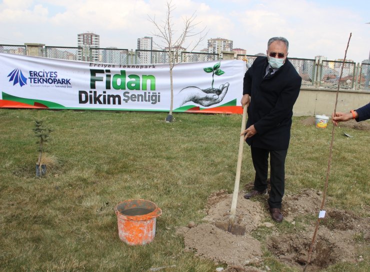 Orman Haftasında Erciyes Teknopark’da fidanlar toprakla buluştu