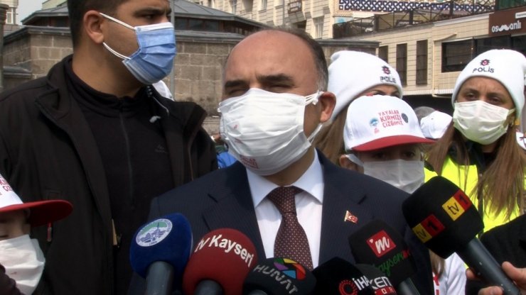 Şehmus Günaydın: “Aşılandık diye de temizlik, maske ve mesafe konusunda taviz vermememiz lazım”