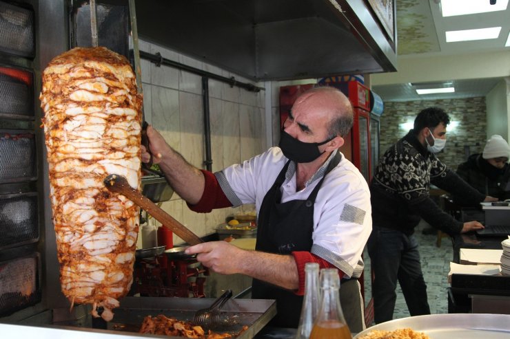 Lokantalar açıldı, müşteri bekliyor