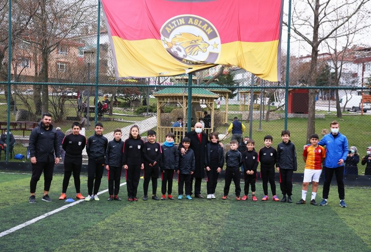 Başkan Altınok’tan minik futbolculara penaltı dersi