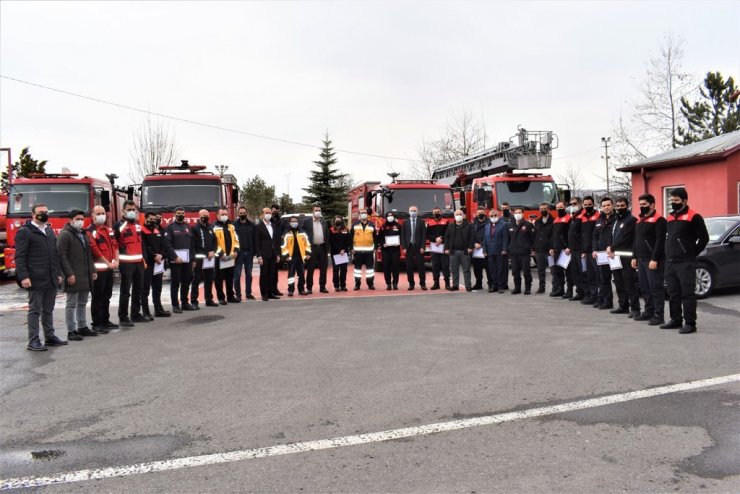 Sivas Belediyesi, itfaiye erlerine ilk yardım sertifikası