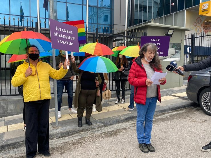 LGBT üyelerinden İYİ Parti lideri Meral Akşener’e teşekkür