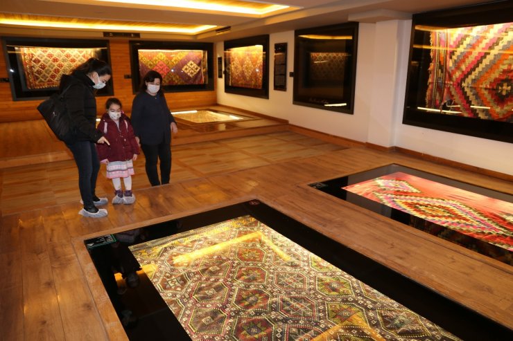 Sivrihisar Uygulamalı Kilim Müzesi yoğun ilgi görüyor