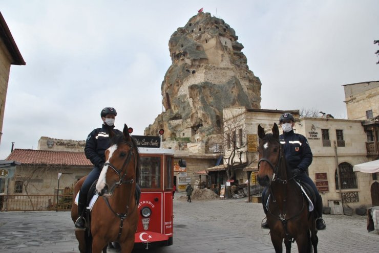 Kapadokya’da atlı jandarma ekipleri devriyeye başladı