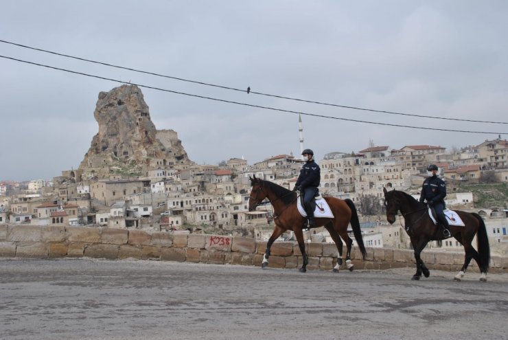 Kapadokya’da atlı jandarma ekipleri devriyeye başladı