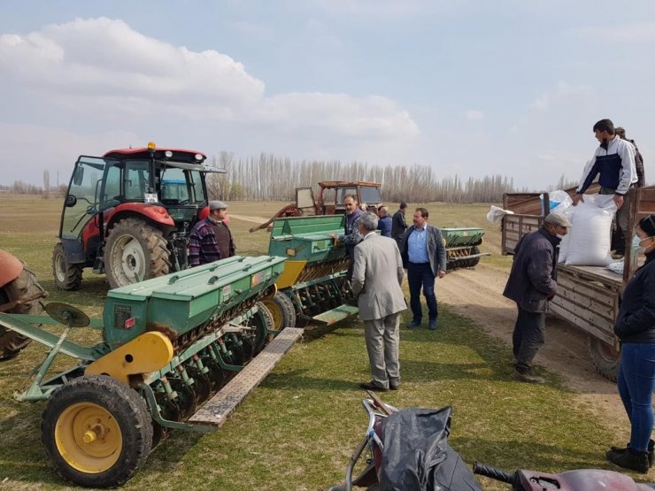 Alpu’nun Bahçecik mahallesinde mera ıslah çalışması başladı