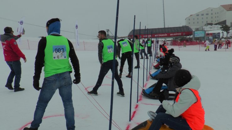 Erciyes’te ’Artık Çekilmez Oldun Kızak Yarışması’ eğlenceli dakikalar yaşattı