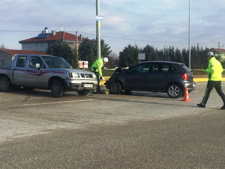 Konya’da pikapla otomobil çarpıştı: 2 yaralı