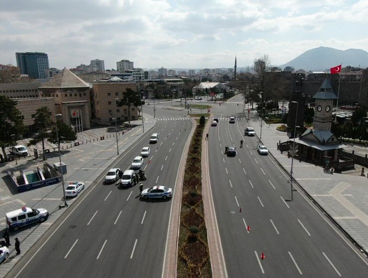 Kayseri’de 56 saatlik sokağa çıkma kısıtlamasında sakinlik hakim