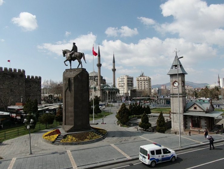 Kayseri’de 56 saatlik sokağa çıkma kısıtlamasında sakinlik hakim