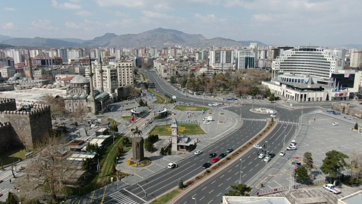 Kayseri’de 56 saatlik sokağa çıkma kısıtlamasında sakinlik hakim