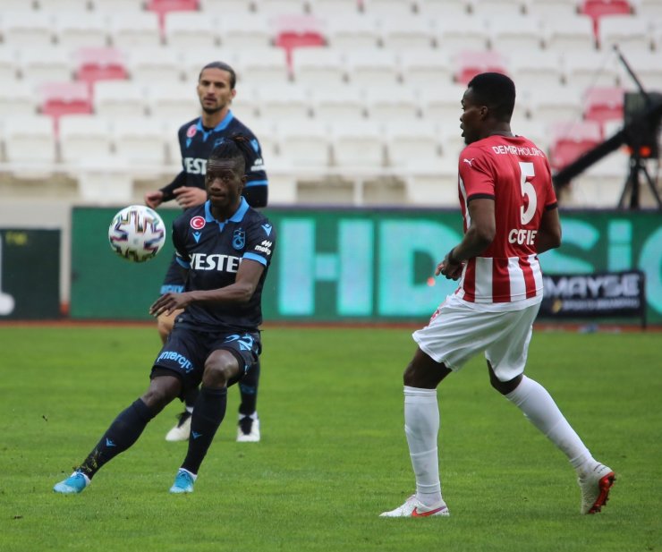 Süper Lig: DG Sivasspor: 0 - Trabzonspor: 0 (İlk yarı)