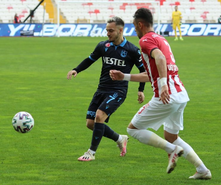 Süper Lig: DG Sivasspor: 0 - Trabzonspor: 0 (İlk yarı)