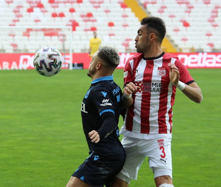 Süper Lig: DG Sivasspor: 0 - Trabzonspor: 0 (İlk yarı)