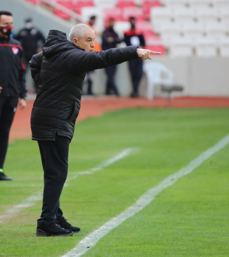 Süper Lig: DG Sivasspor: 0 - Trabzonspor: 0 (İlk yarı)