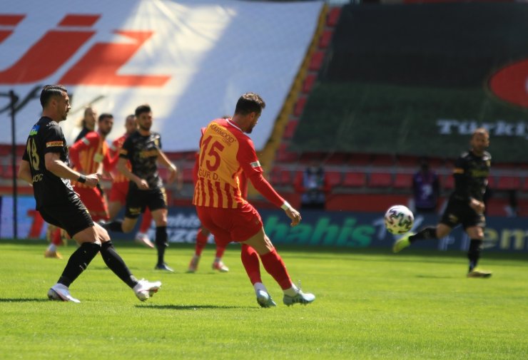 Süper Lig: Kayserispor: 1 - Göztepe: 0 (İlk yarı)