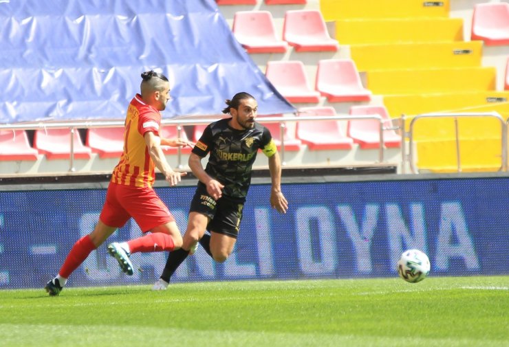 Süper Lig: Kayserispor: 1 - Göztepe: 0 (İlk yarı)