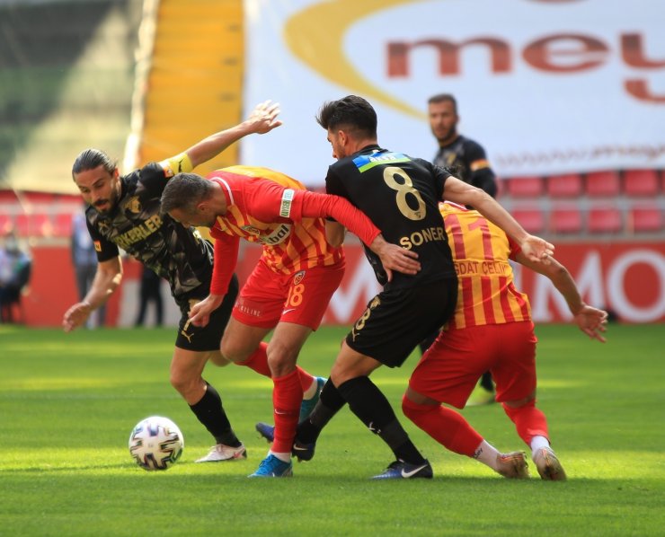 Süper Lig: Kayserispor: 1 - Göztepe: 0 (İlk yarı)