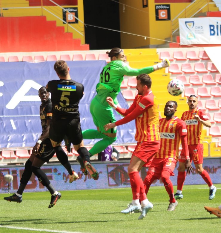 Süper Lig: Kayserispor: 1 - Göztepe: 0 (İlk yarı)