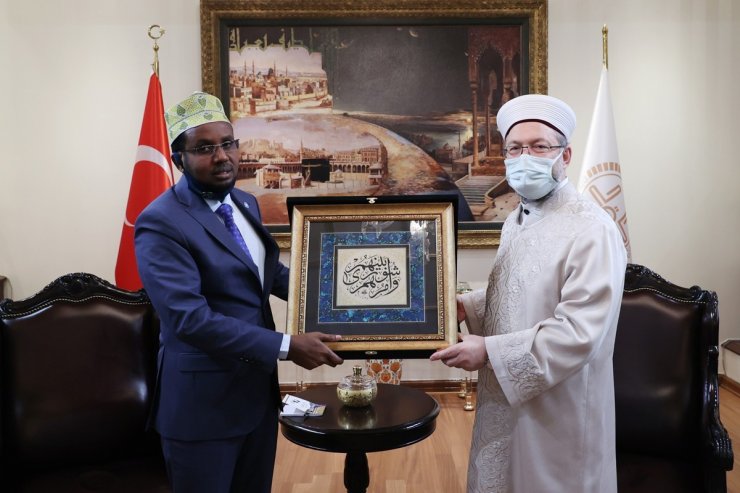 Diyanet İşleri Başkanı Erbaş, Somali Din ve Evkaf Bakanı Roble ile bir araya geldi