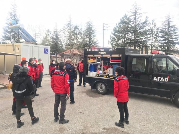 AFAD, AKUT Eskişehir gönüllülerine KBRN eğitimi verdi