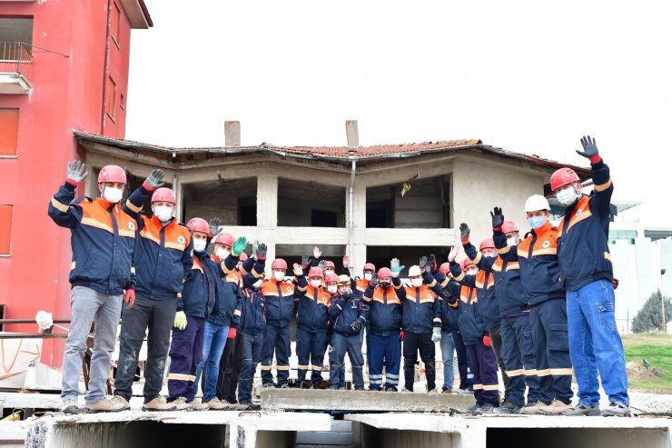 Mamak arama kurtarma ekibinden nefes kesen tatbikat