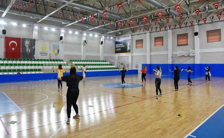 Kadınlar spor yaparak sağlık kazanıyor