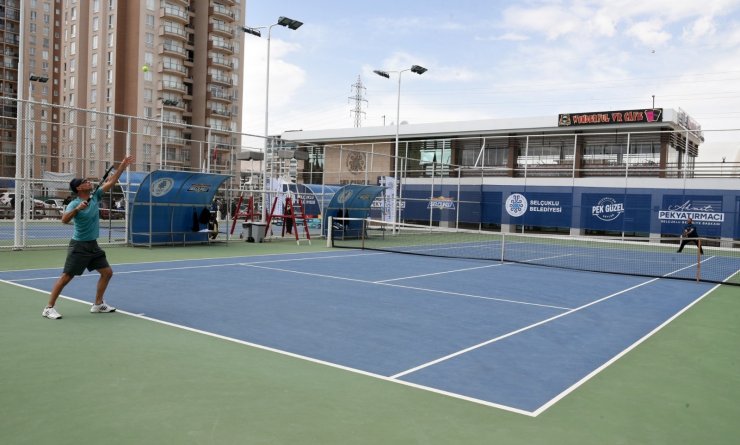 Senyör Tenis Turnuvası’nda kupalar sahiplerini buldu