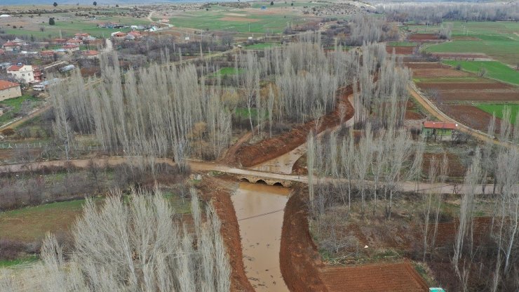 Beyşehir’in akarsularında rusubat temizliği