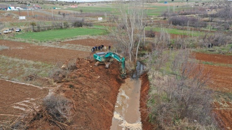 Beyşehir’in akarsularında rusubat temizliği