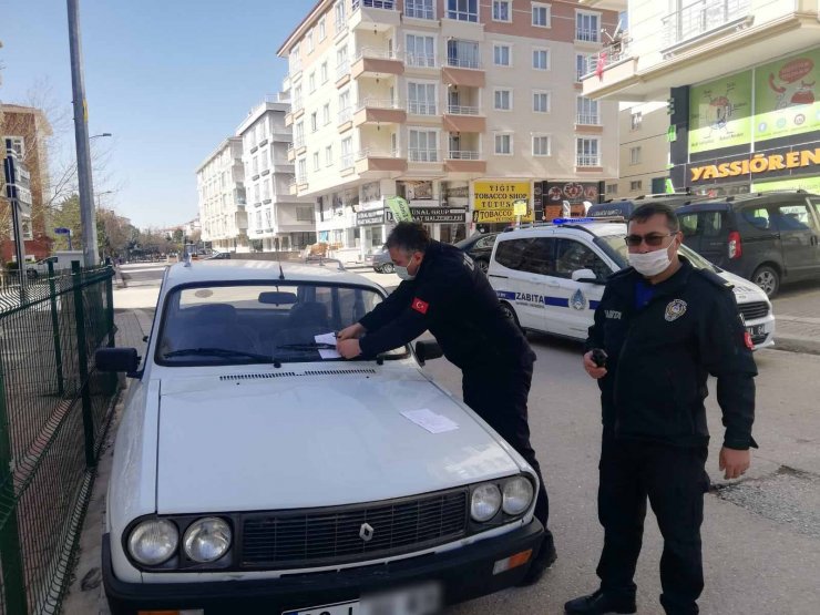 Kahramankazan’da zabıtadan kaldırımları işgal eden araçlara savaş