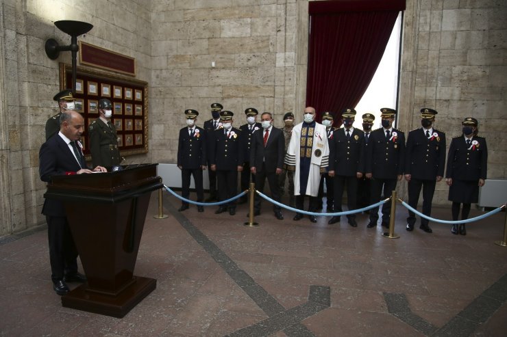 Emniyet teşkilatından kuruluşunun 176. yılında Anıtkabir’e ziyaret