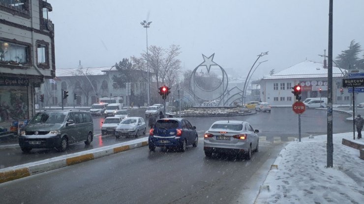 Yozgat’ta kar yağışı etkili oluyor