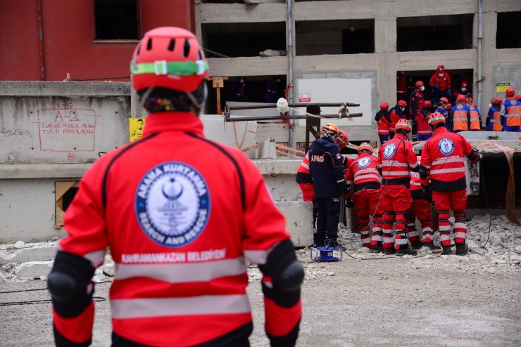 Başkent’te nefes kesen deprem tatbikatı