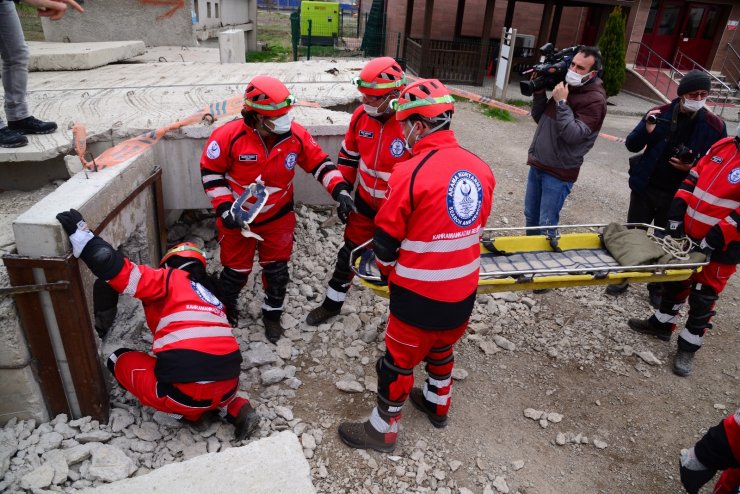 Başkent’te nefes kesen deprem tatbikatı