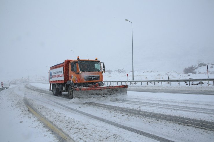 Kayseri Büyükşehir ekipleri hazır kıta