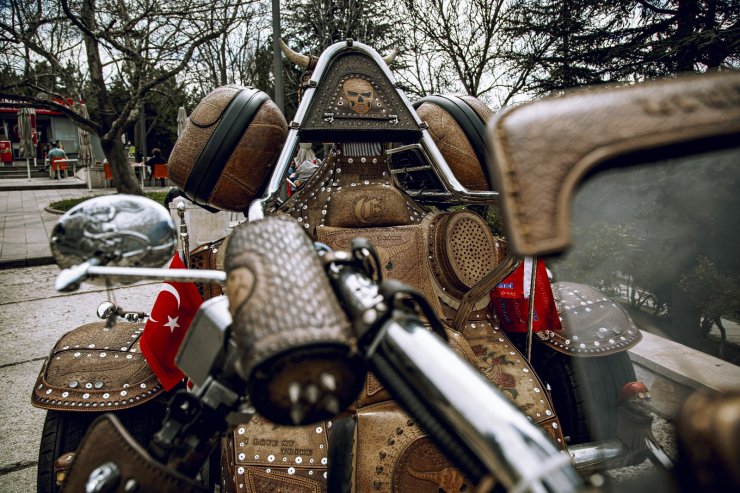 İlginç tasarımıyla dikkat çeken bu motosikletin dünyada eşi benzeri yok