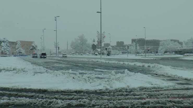 Kayseri’de nisan karı kışı aratmadı