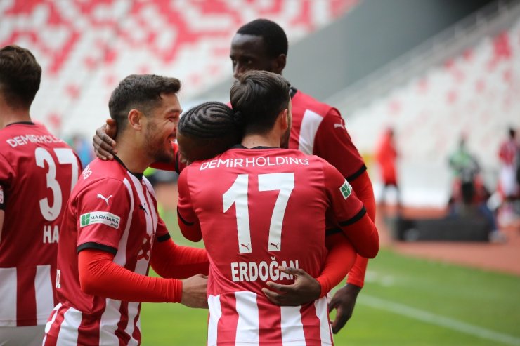 Sivasspor ligdeki 11. galibiyetini aldı