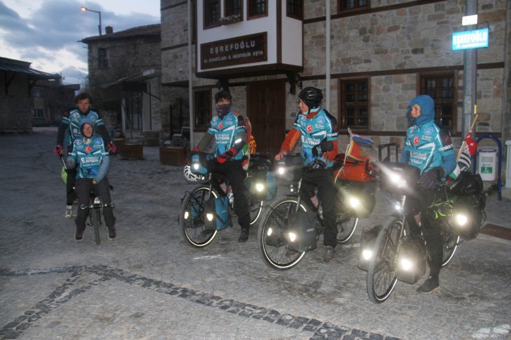 Tandem bisikletiyle Avrupa turuna çıkan Fransız çift Konya’da mola verdi