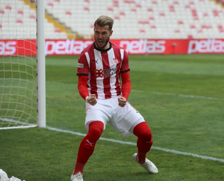 Robin Yalçın, Sivasspor’da siftah yaptı