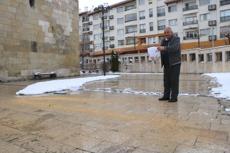 Nisan karı Sivas’ta güzel görüntüler oluşturdu