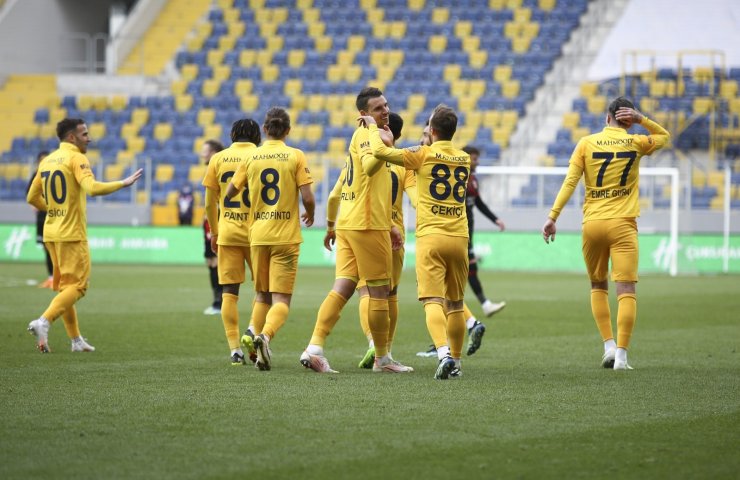 Süper Lig: MKE Ankaragücü: 2 Gençlerbirliği: 1 (Maç sonucu)