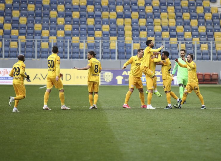 Süper Lig: MKE Ankaragücü: 2 Gençlerbirliği: 1 (Maç sonucu)