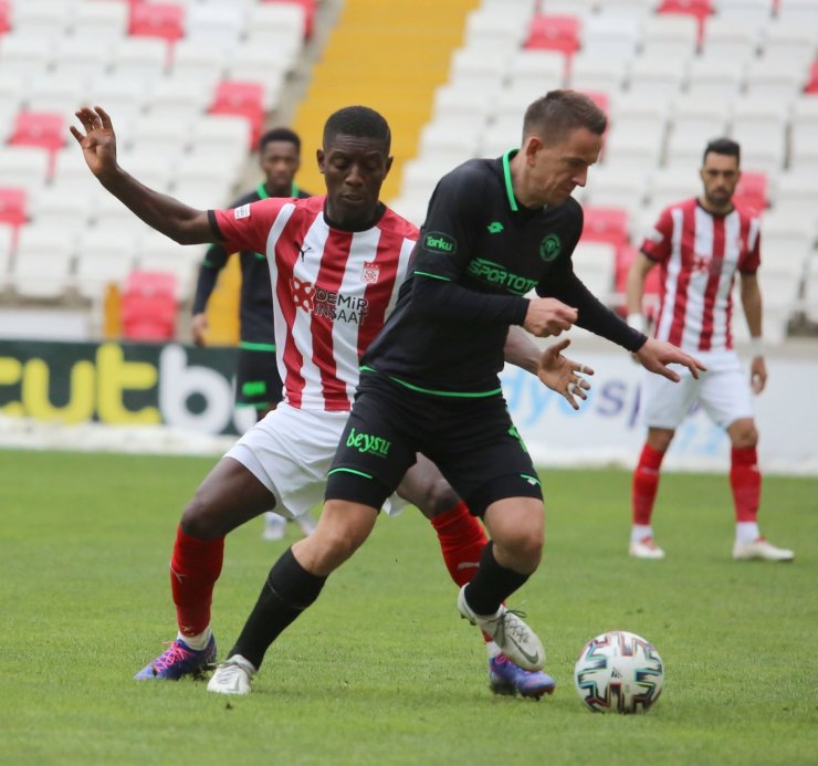 Süper Lig: Sivasspor: 3 - Konyaspor: 1 (Maç sonucu)